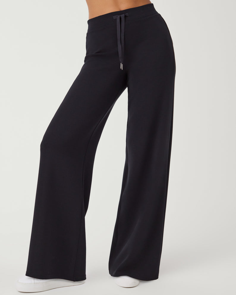 SPANX  AirEssentials Wide Leg Pant {Very Black} – Kelly Fields Boutique